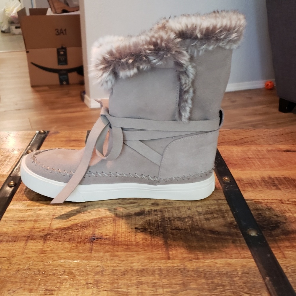 TOMS - Faux Fur Lined Suede Boots